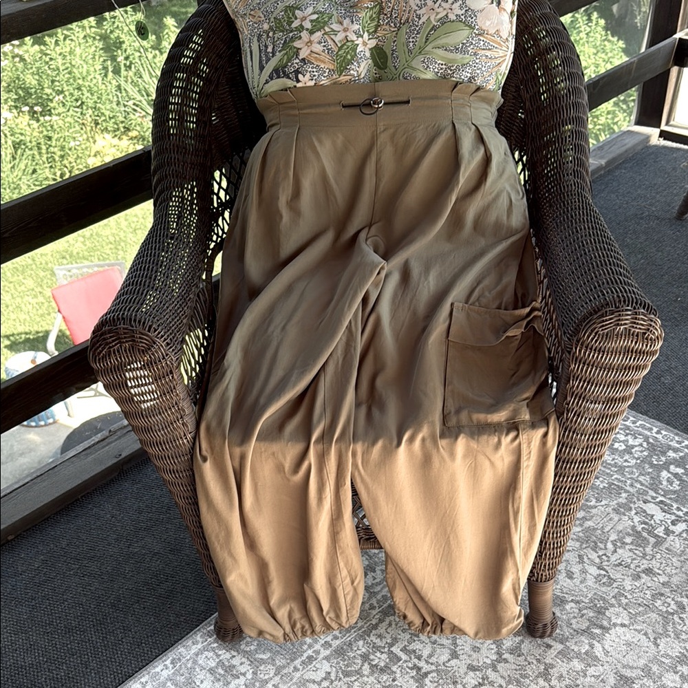 Adora  parachute boho women’s pant, M. Take me to a garden party!